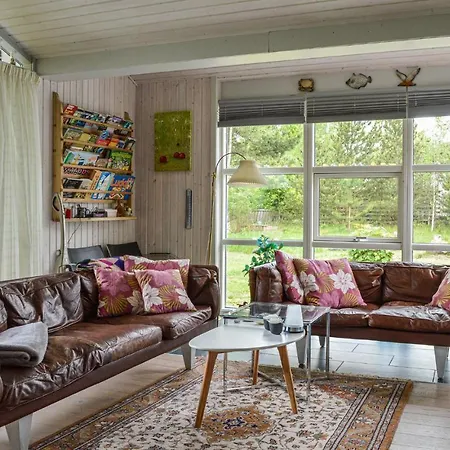 2 Bedroom Lovely In *